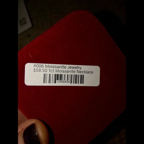 NWT! 1 Carat Moissanite Necklace! Comes with Certification! ๐๐๐ - Picture 4 of 7